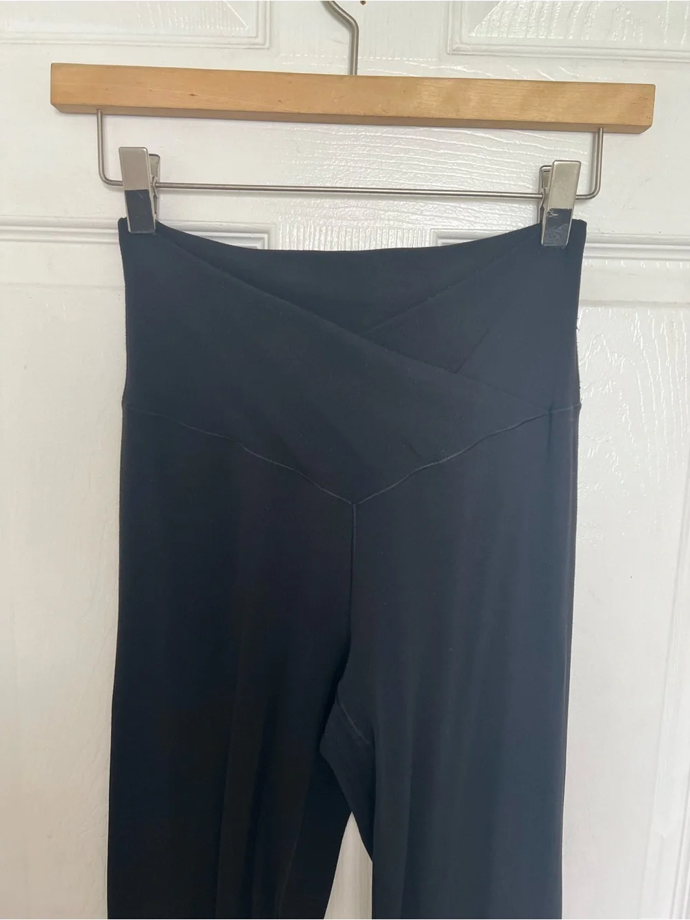 OFFLINE By Aerie Real Me High Waisted Crossover Black Flare Legging Sz Medium - Picture 5 of 10